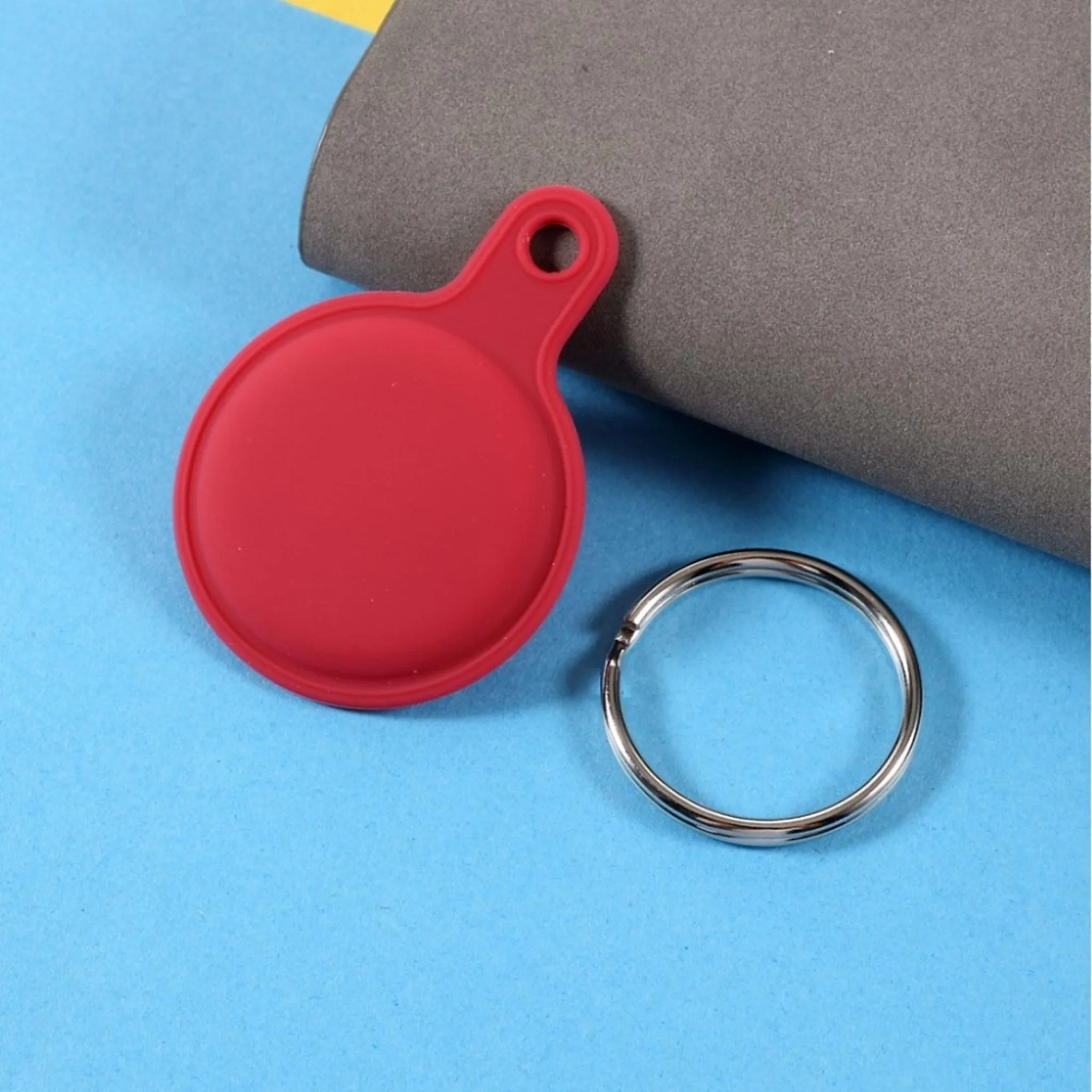 AirTags silicone cover with key ring - Wine Red