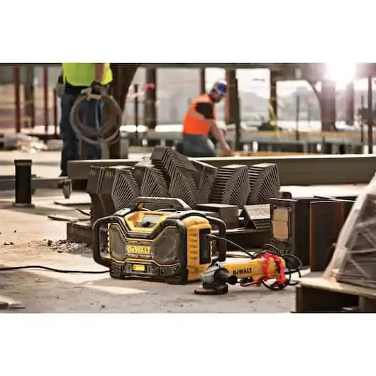 DeWalt 20V MAX* Jobsite Radio Charger with BLUETOOTH‚®