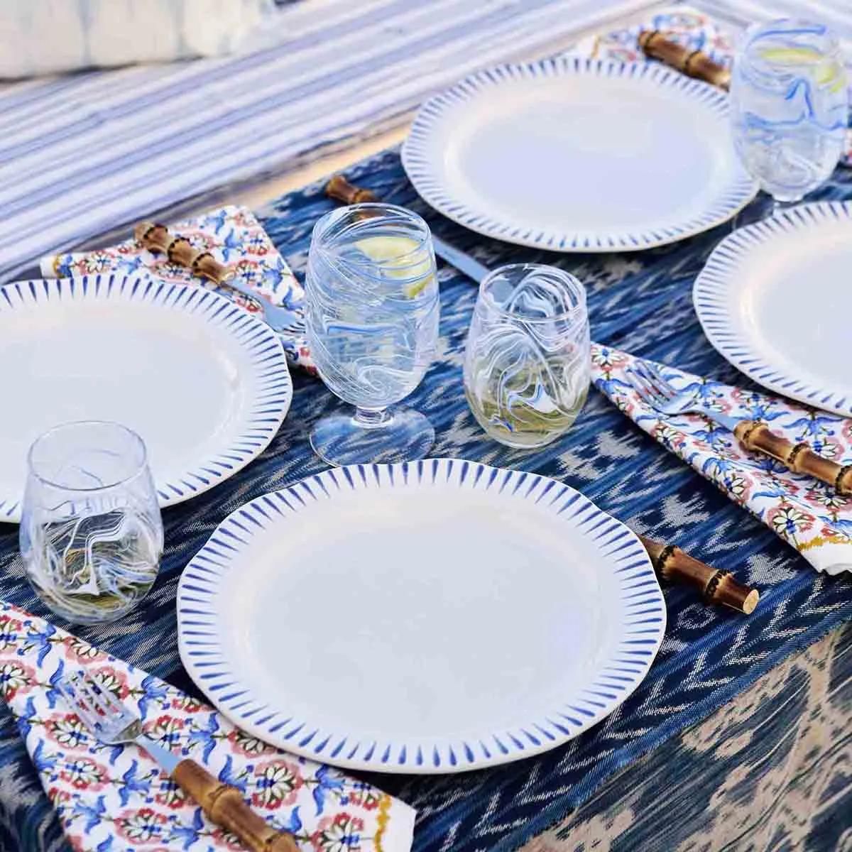 Sitio Stripe Dinner Plate - Delft Blue