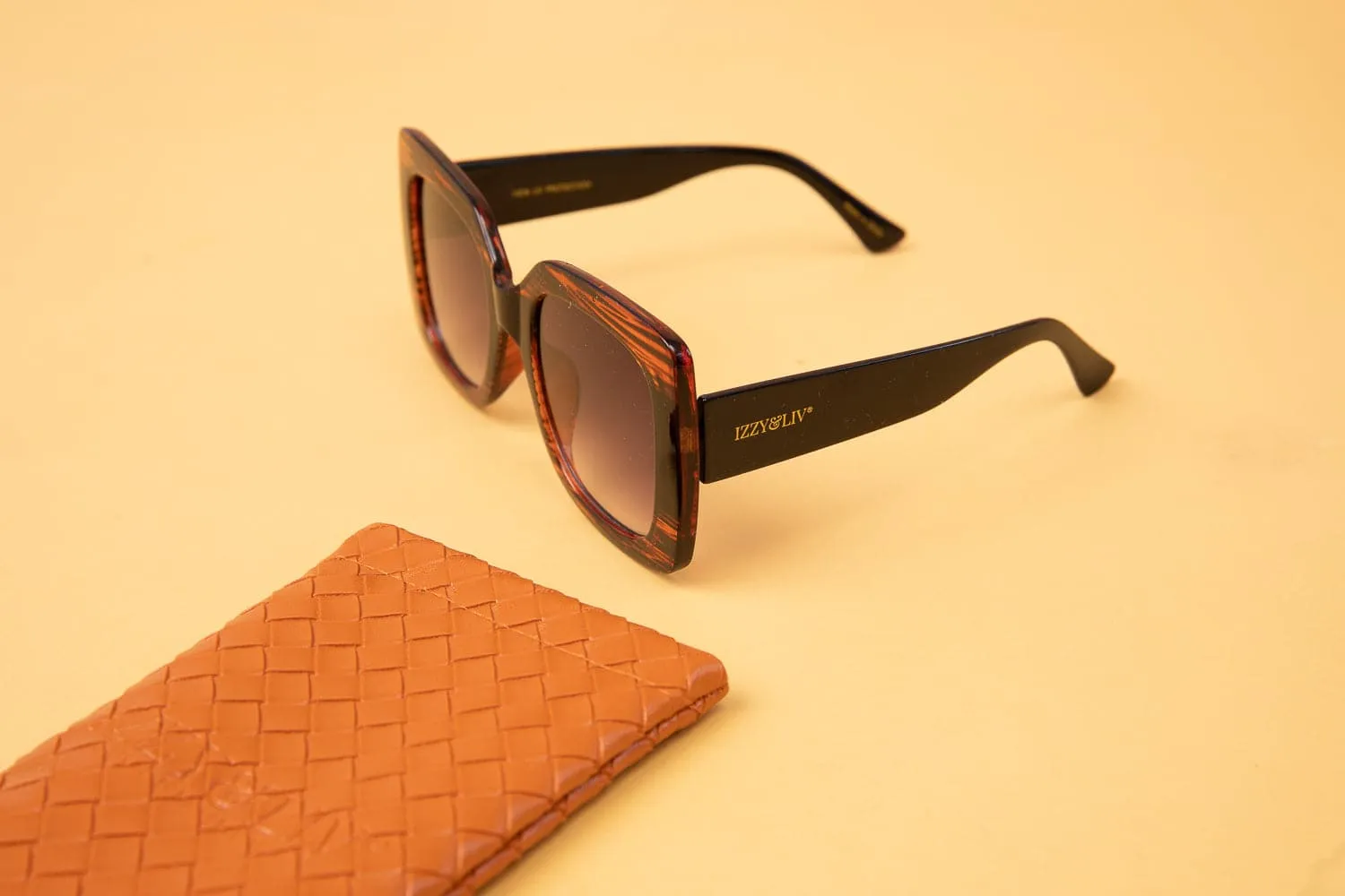 The Debbie Oversized Sunglasses w/Case