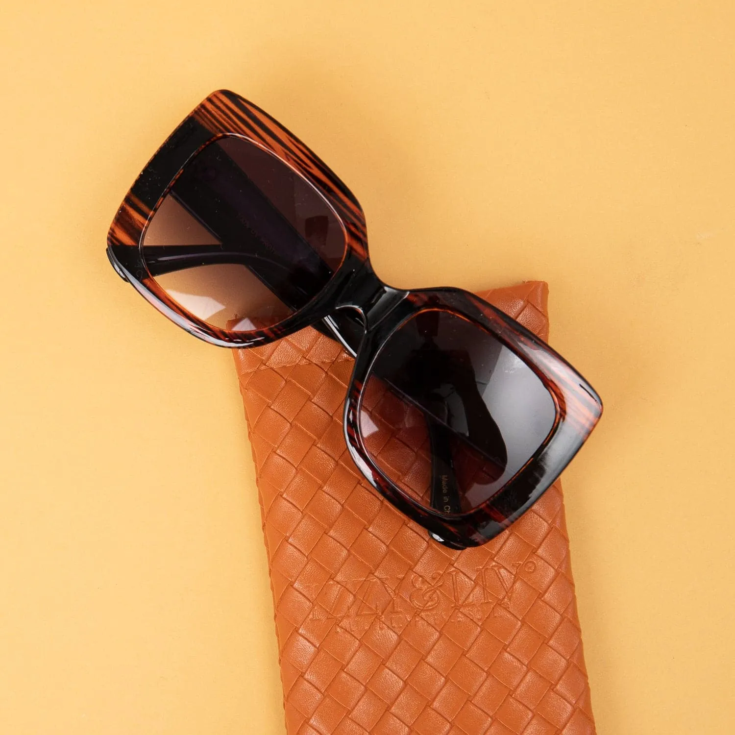 The Debbie Oversized Sunglasses w/Case