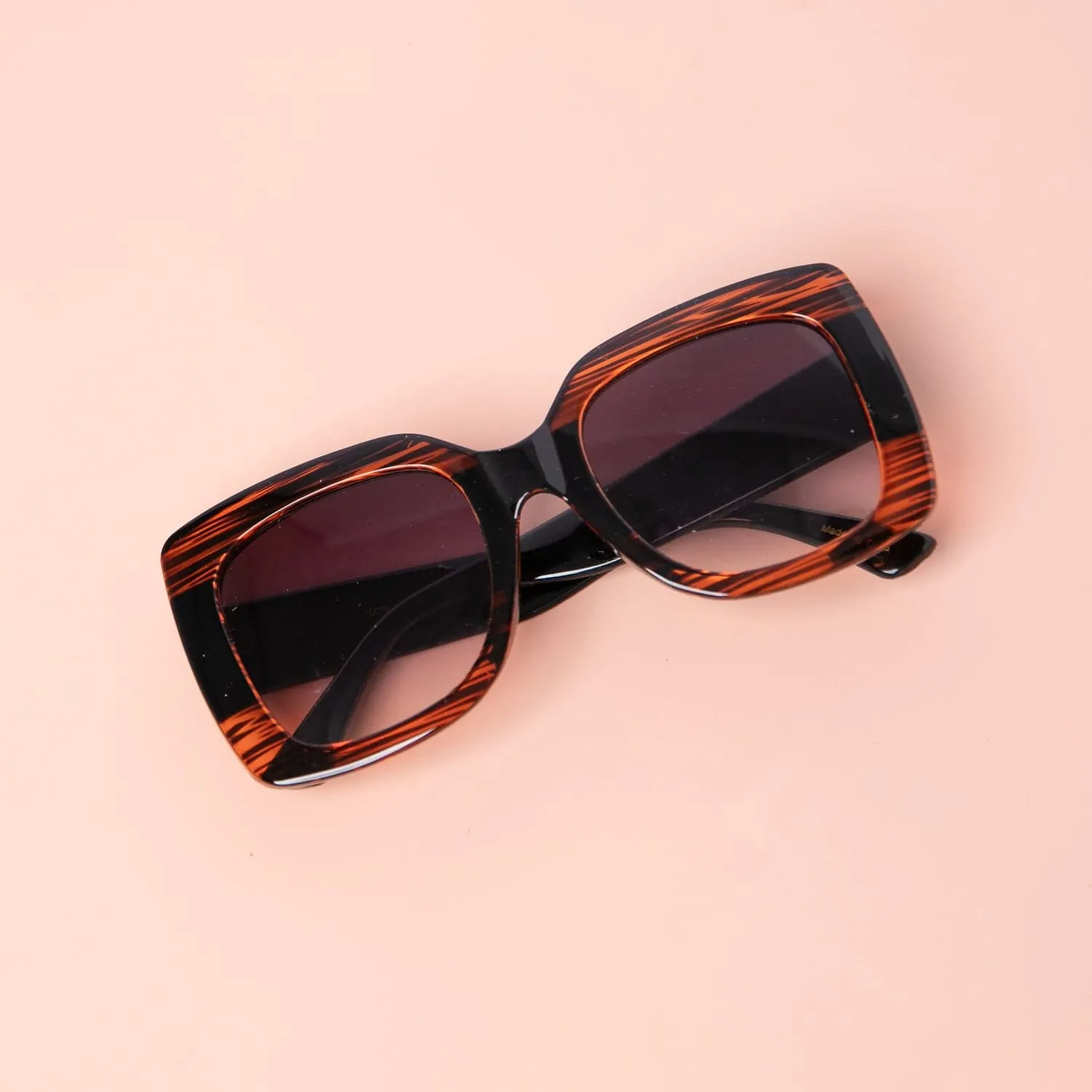 The Debbie Oversized Sunglasses w/Case