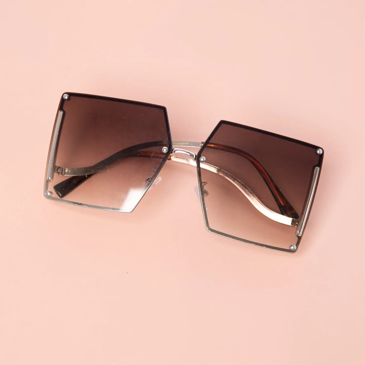 The Yolanda Oversized Sunglasses w/Case