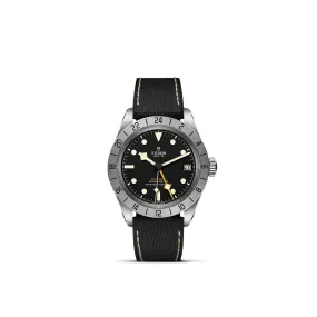 TUDOR Black Bay Pro, 39 mm steel case, Hybrid rubber and leather strap